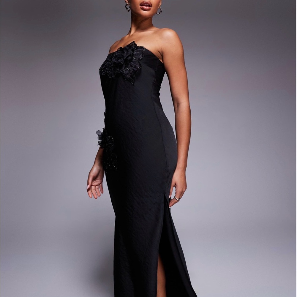 Floral Appliqué Strapless Midi Dress
